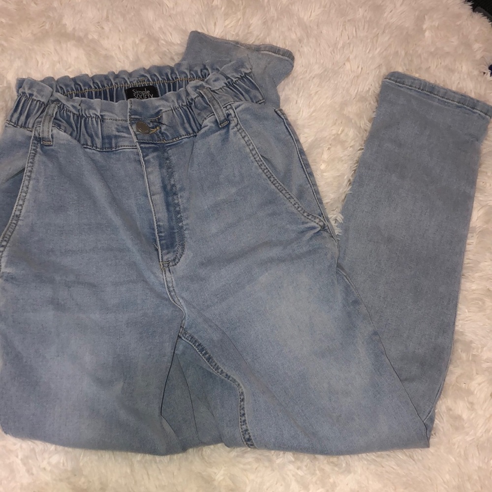 straight leg light blue jeans 👖